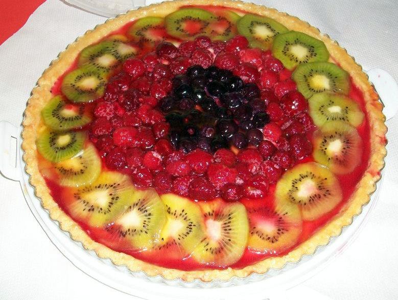 Unarguably beautiful effort from Stuart- a perfectly presented fruit tart. Great texture from a buttery shotbread base, topped with a rummy custard then immaculately topped with sliced soft fruits. Marvellous. 